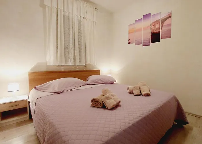 Pletikosa * Brodarica (Sibenik-Knin)